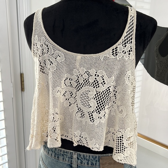 Willow & Clay Tea Stain Lace Flyaway Crochet Crop Top, Size M - Picture 6 of 10